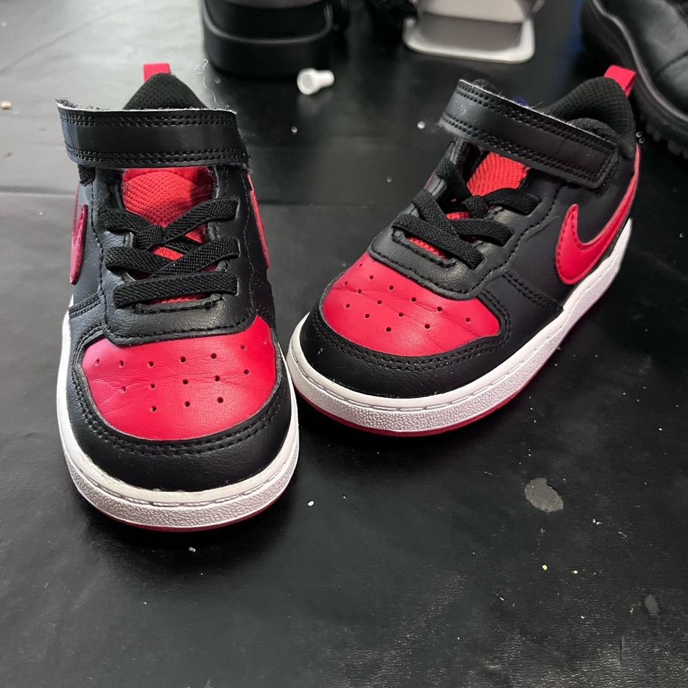Nike Kids Red and Black Sneakers